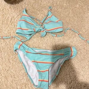 This a cute swim suit from Billa bong